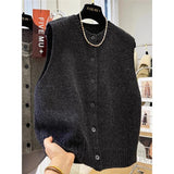 Spring And Autumn 2025 New Women's Knitted Vest Design Folded Sweater Vest Sleeveless Horse Clip Top