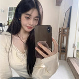 Lace Lace Splicing Broken Flowers Two Women's Bottoming Shirt Inside The Autumn And Winter Design Feeling Long-Sleeved T-Shirt
