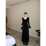 2025 Vintage Temperament V-Necked Horn Sleeve Dress Women's Autumn And Winter Body To Collect Waist Thin Feeling Long Skirt