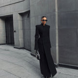 In The Autumn And Winter Of 2025, The New Female Style Style Elegant Cushion Shoulder Long Coat Woman