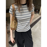 Summer U-Necked Short-Sleeved White Hottie Loose Top Woman's New Design Sense Niche T-Shirt French Pure Desire To Play The Bottom Shirt