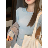 In The Late Autumn And Early Winter, Wear A Gray Foundation, Long-Sleeved And Bottomed Shirts.