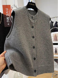 Spring And Autumn 2025 New Women's Knitted Vest Design Folded Sweater Vest Sleeveless Horse Clip Top