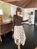 Deep Gray Lace Splicing Collar High-End Sense T-Shirt Women 2026 Early Autumn New Word-Collar Bottom Shirt Top